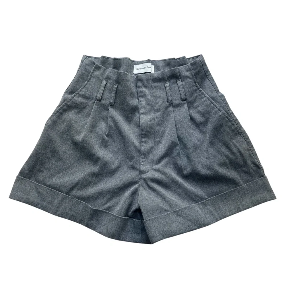 Abercrombie & Fitch Ultra High Rise Grey Trouser Pleated Cuffed Shorts Size S - Picture 2 of 9